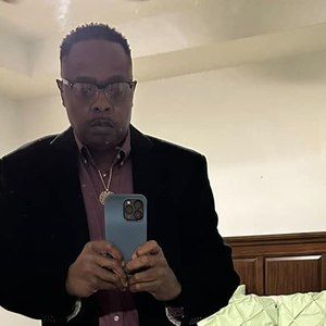 Meet your Posher, Kenneth